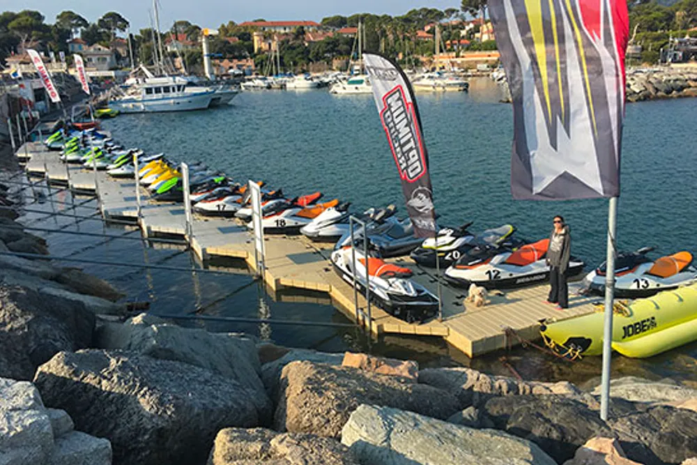 Pontons de la base nautique au Port de Saint-Aygulf